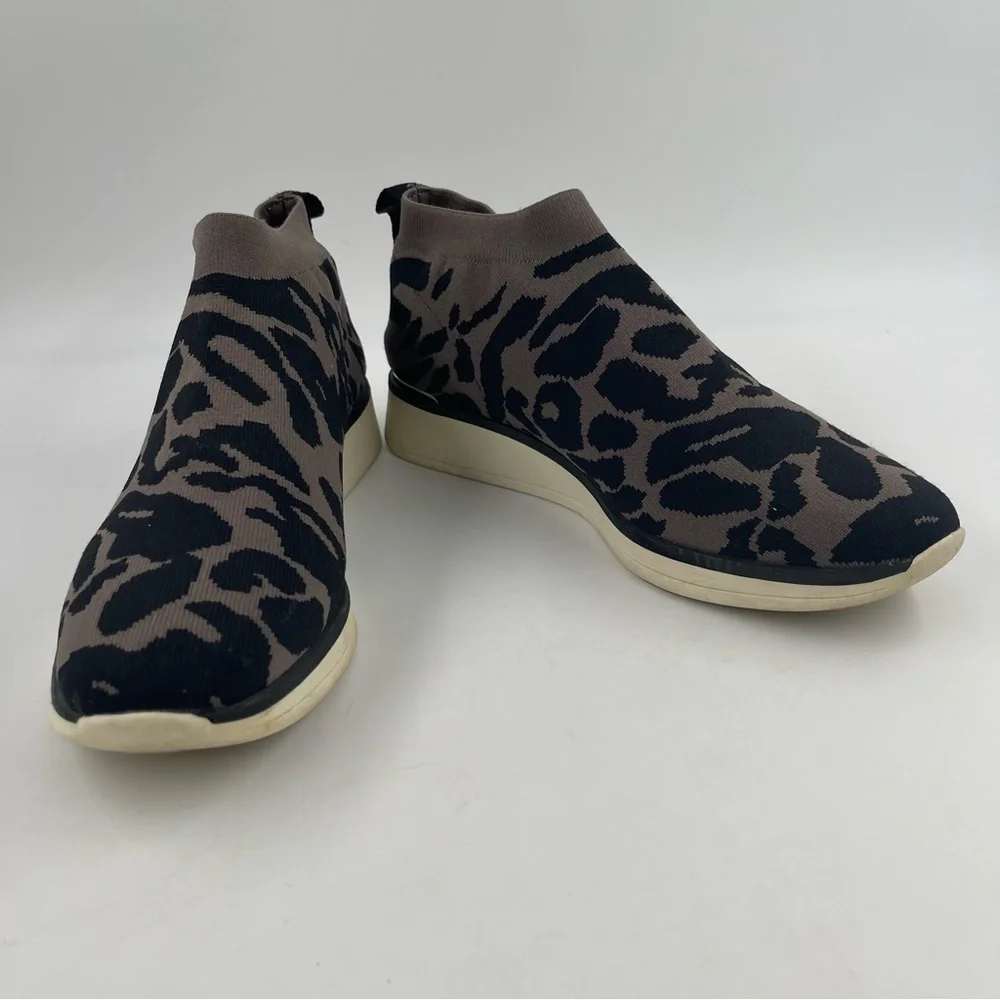 Louise et Cie Women’s Breyson Leopard Print Knit Wedge Sneaker Grey Black-SZ 8.5